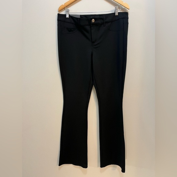 Black stretch Mid-Rise Flare Pants Fitted thru Hip & Thigh Women’s 14 Mossimo - Picture 2 of 7